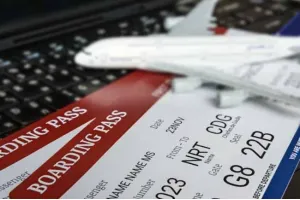 عوامل تاثیرگذار بر قیمت بلیط هواپیما؛ چرا قیمت پرواز نوسان دارد؟